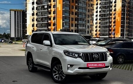 Toyota Land Cruiser Prado 150 рестайлинг 2, 2018 год, 4 800 000 рублей, 2 фотография