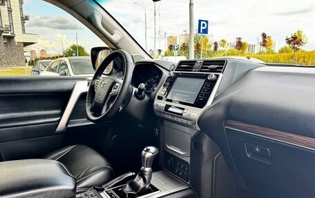 Toyota Land Cruiser Prado 150 рестайлинг 2, 2018 год, 4 800 000 рублей, 15 фотография