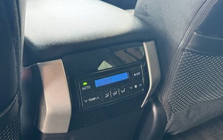 Toyota Land Cruiser Prado 150 рестайлинг 2, 2018 год, 4 800 000 рублей, 19 фотография