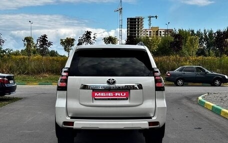 Toyota Land Cruiser Prado 150 рестайлинг 2, 2018 год, 4 800 000 рублей, 9 фотография