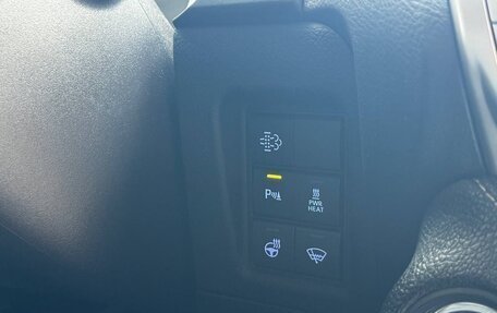 Toyota Land Cruiser Prado 150 рестайлинг 2, 2018 год, 4 800 000 рублей, 24 фотография