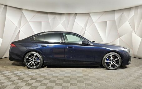 BMW 5 серия, 2025 год, 8 800 000 рублей, 6 фотография