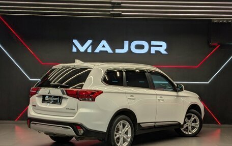 Mitsubishi Outlander III рестайлинг 3, 2020 год, 2 440 000 рублей, 2 фотография