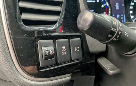 Mitsubishi Outlander III рестайлинг 3, 2020 год, 2 440 000 рублей, 13 фотография