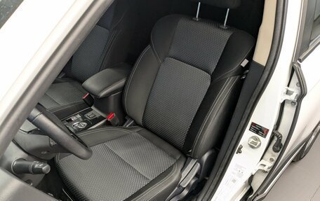 Mitsubishi Outlander III рестайлинг 3, 2020 год, 2 440 000 рублей, 14 фотография