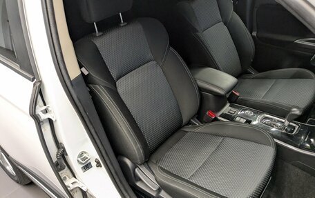 Mitsubishi Outlander III рестайлинг 3, 2020 год, 2 440 000 рублей, 17 фотография