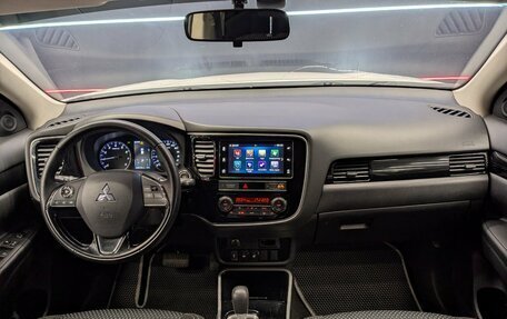 Mitsubishi Outlander III рестайлинг 3, 2020 год, 2 440 000 рублей, 20 фотография