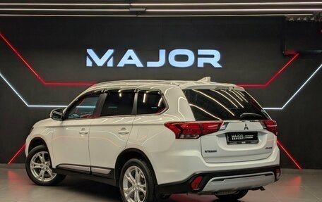 Mitsubishi Outlander III рестайлинг 3, 2020 год, 2 440 000 рублей, 24 фотография