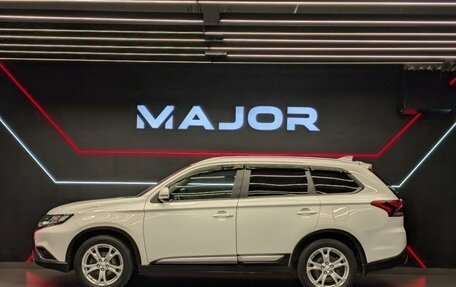 Mitsubishi Outlander III рестайлинг 3, 2020 год, 2 440 000 рублей, 25 фотография