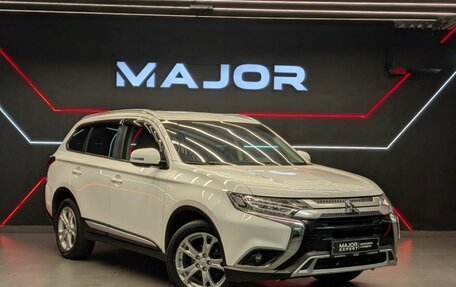 Mitsubishi Outlander III рестайлинг 3, 2020 год, 2 440 000 рублей, 28 фотография