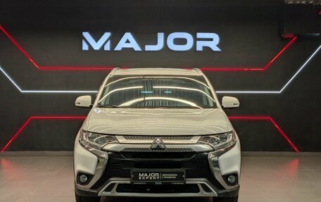 Mitsubishi Outlander III рестайлинг 3, 2020 год, 2 440 000 рублей, 26 фотография