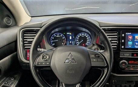 Mitsubishi Outlander III рестайлинг 3, 2020 год, 2 440 000 рублей, 22 фотография
