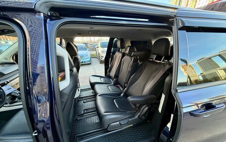 KIA Carnival, 2023 год, 3 950 000 рублей, 21 фотография