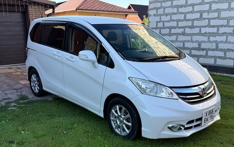 Honda Freed I, 2012 год, 1 050 000 рублей, 7 фотография