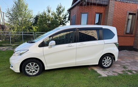 Honda Freed I, 2012 год, 1 050 000 рублей, 2 фотография