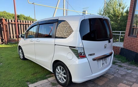 Honda Freed I, 2012 год, 1 050 000 рублей, 3 фотография