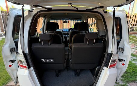 Honda Freed I, 2012 год, 1 050 000 рублей, 16 фотография