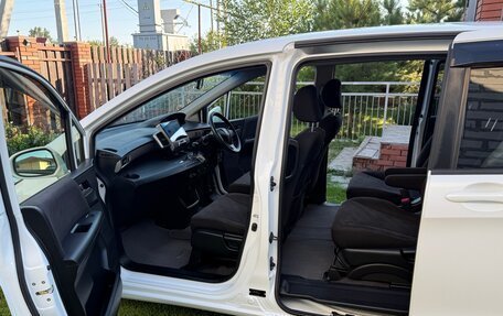 Honda Freed I, 2012 год, 1 050 000 рублей, 17 фотография