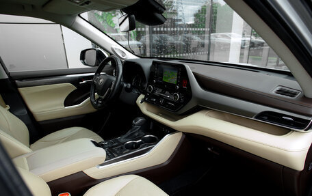 Toyota Highlander, 2021 год, 4 449 000 рублей, 7 фотография