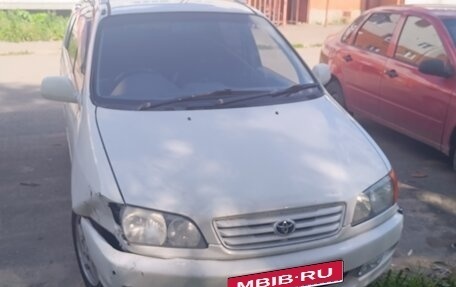 Toyota Ipsum II, 1998 год, 390 000 рублей, 1 фотография