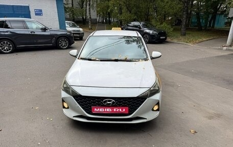 Hyundai Solaris II рестайлинг, 2021 год, 1 200 000 рублей, 1 фотография
