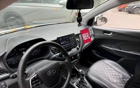 Hyundai Solaris II рестайлинг, 2021 год, 1 200 000 рублей, 9 фотография