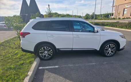 Mitsubishi Outlander III рестайлинг 3, 2017 год, 2 100 000 рублей, 20 фотография