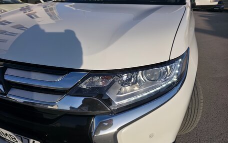 Mitsubishi Outlander III рестайлинг 3, 2017 год, 2 100 000 рублей, 24 фотография