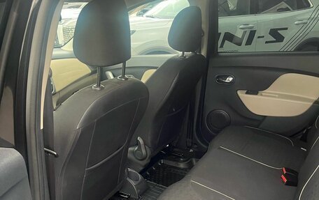 Renault Logan II, 2016 год, 890 000 рублей, 8 фотография