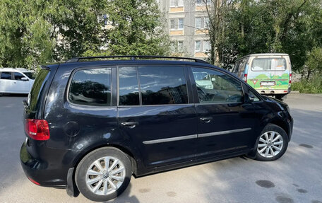 Volkswagen Touran III, 2011 год, 850 000 рублей, 5 фотография