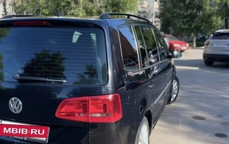 Volkswagen Touran III, 2011 год, 850 000 рублей, 6 фотография