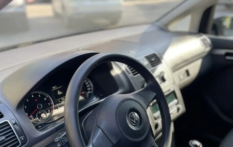 Volkswagen Touran III, 2011 год, 850 000 рублей, 14 фотография
