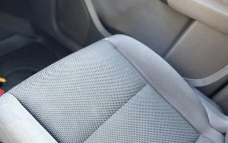Volkswagen Touran III, 2011 год, 850 000 рублей, 17 фотография