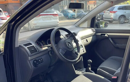 Volkswagen Touran III, 2011 год, 850 000 рублей, 18 фотография