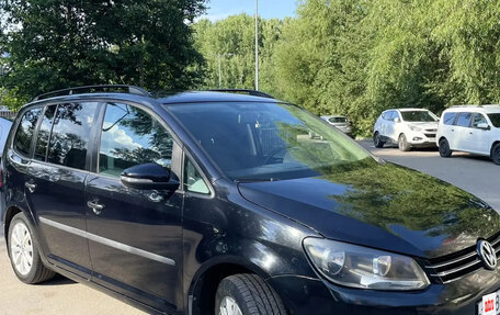 Volkswagen Touran III, 2011 год, 850 000 рублей, 21 фотография