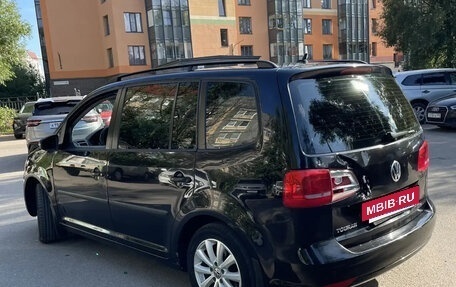 Volkswagen Touran III, 2011 год, 850 000 рублей, 8 фотография
