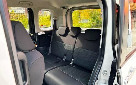 Toyota Roomy I, 2019 год, 1 100 000 рублей, 19 фотография