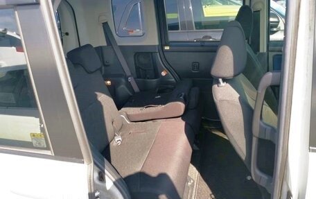 Toyota Roomy I, 2019 год, 1 100 000 рублей, 18 фотография