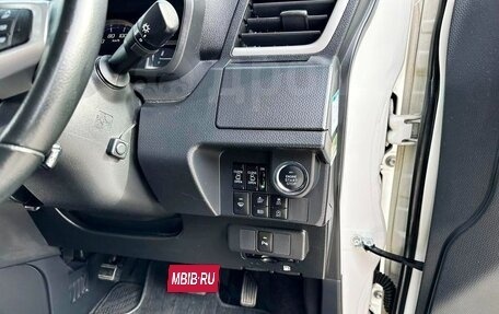 Toyota Roomy I, 2019 год, 1 100 000 рублей, 15 фотография