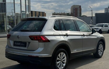 Volkswagen Tiguan II, 2021 год, 2 490 000 рублей, 5 фотография
