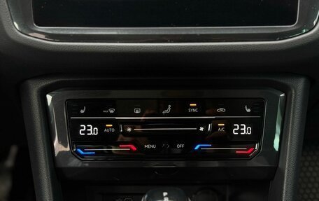 Volkswagen Tiguan II, 2021 год, 2 490 000 рублей, 16 фотография