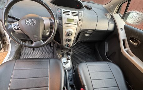 Toyota Yaris III рестайлинг, 2008 год, 550 000 рублей, 6 фотография