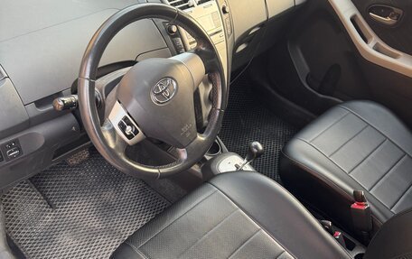 Toyota Yaris III рестайлинг, 2008 год, 550 000 рублей, 5 фотография