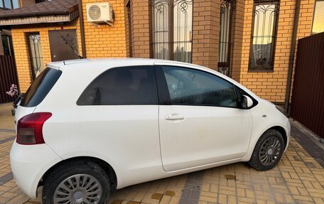 Toyota Yaris III рестайлинг, 2008 год, 550 000 рублей, 3 фотография