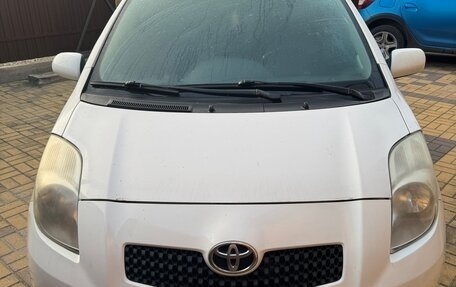 Toyota Yaris III рестайлинг, 2008 год, 550 000 рублей, 4 фотография