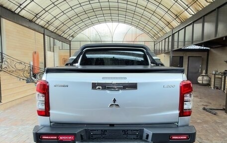 Mitsubishi L200 IV рестайлинг, 2019 год, 3 700 000 рублей, 4 фотография