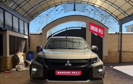Mitsubishi L200 IV рестайлинг, 2019 год, 3 700 000 рублей, 8 фотография