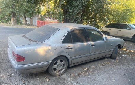 Mercedes-Benz E-Класс, 1997 год, 80 000 рублей, 3 фотография