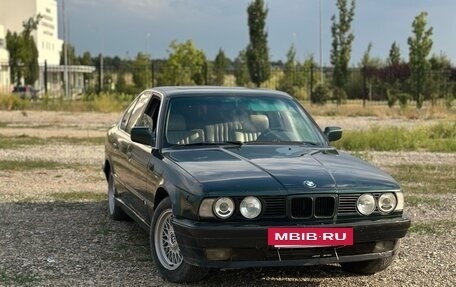 BMW 5 серия, 1993 год, 550 000 рублей, 3 фотография