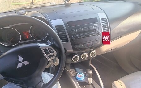 Mitsubishi Outlander III рестайлинг 3, 2007 год, 840 000 рублей, 7 фотография
